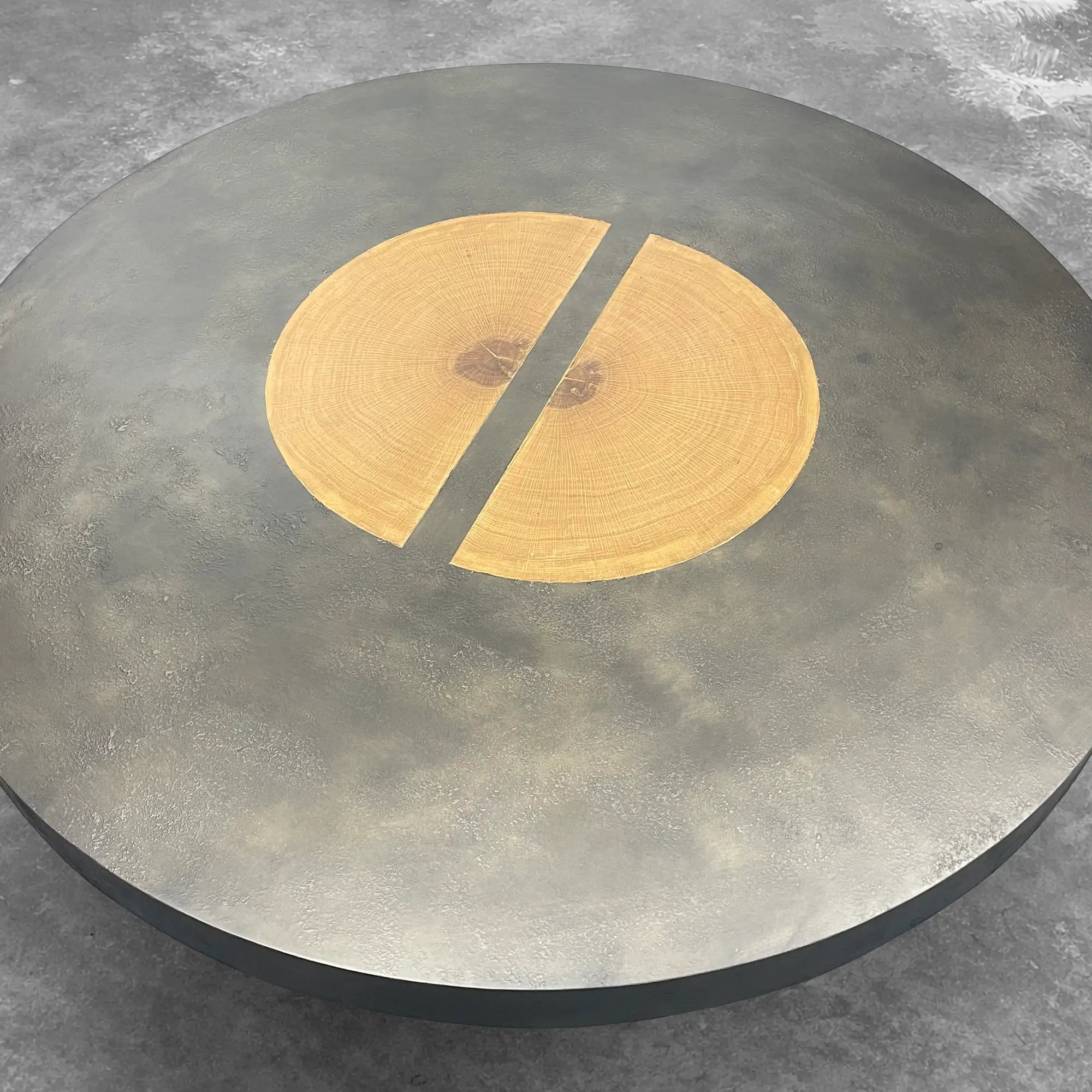 Reclaimed Yukas Wood Acacius Round Dining Table - Image 4